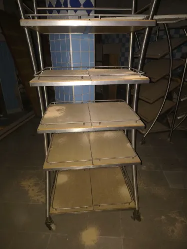 Estante Expositora Inox - 5 Prateleiras com Rodízios