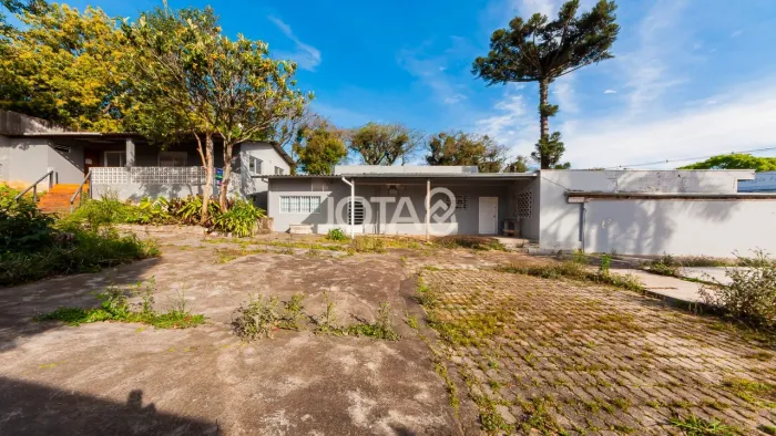 ÁREA COMERCIAL COM 871M² PRÓXIMA AO BARIGUI Área Comercial Com 871m² Próxima Ao Barigui