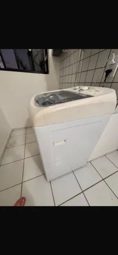 Máquina de lavar roupa cônsul