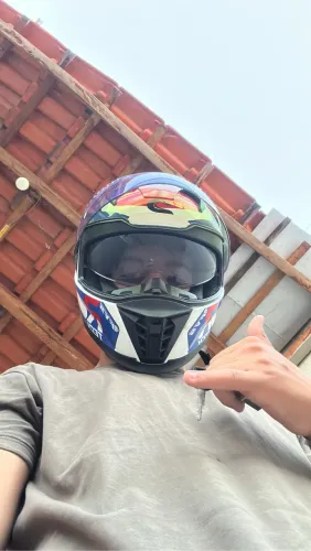 CAPACETE R TECH