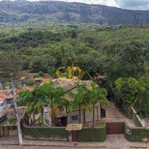 LINDA POUSADA NO CENTRO DE TIRADENTES, 19 QUARTOS, 19 SUITES, 4 SALAS, COZINHA, SALÃO PARA