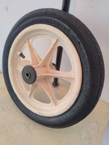 Roda patinete antigo