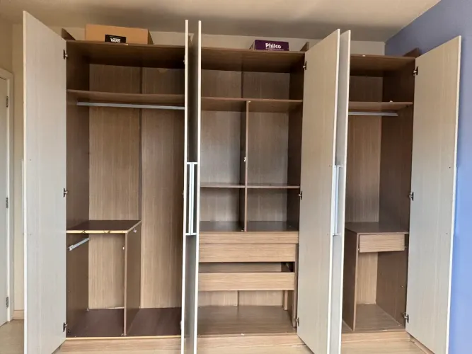 Guarda roupa de 6 portas, armário de banheiro e armário de cozinha