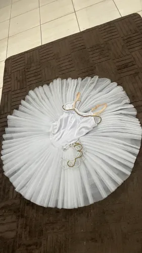 Collant em Suplex decote coração com alças ajustáveis e saia Tutu Prato