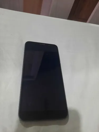 Celular Moto E6 play usado
