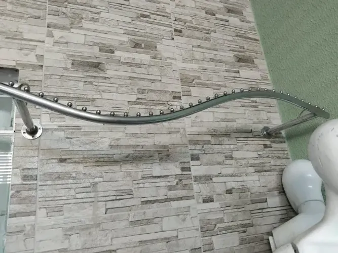 Arara de parede para roupas