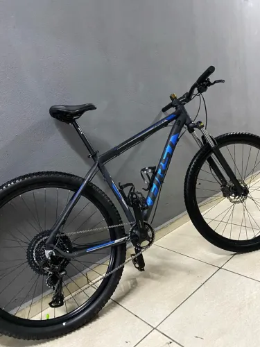 bicicleta FIRST aro 29