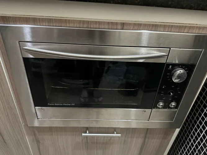 Forno elétrico fisher Fit de embutir 48L com defeito