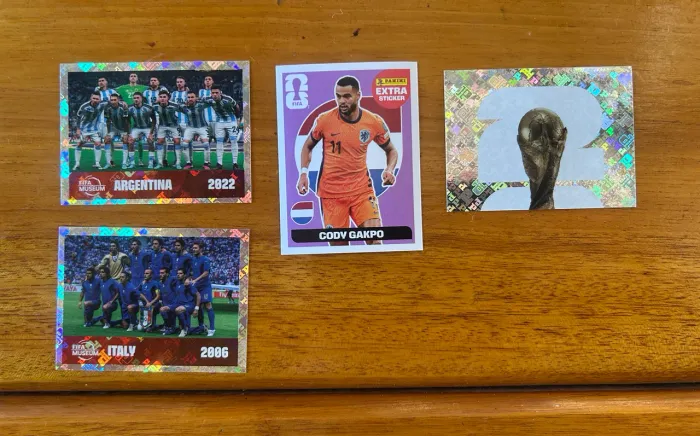 Kit Figurinhas Extras Raras Panini Copa 2026 | Gakpo Roxo + FWC 1, 17 e 19