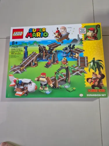 LEGO Super Mario Diddy Kong's Mine Cart Ride Expansion Set com 1157 peças