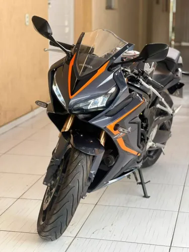 HONDA CBR 650R 2021 Com 14MIL/KM RODADOS