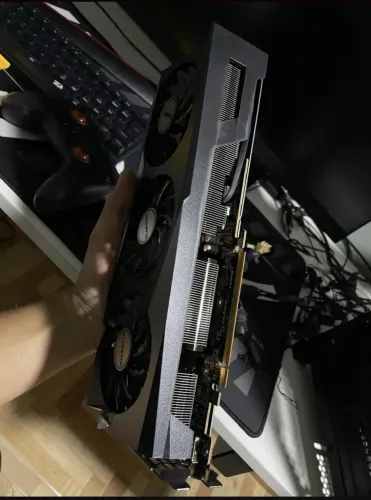 ? RX 7600 Gigabyte em Estado de Nova - Aproveite!