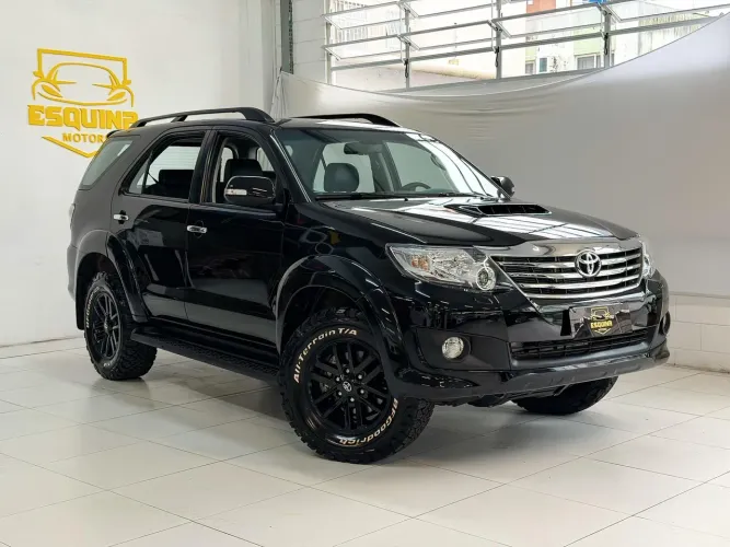Toyota Hilux SW4 SRV D4-d 4X4 3.0 TDI Dies. AUT 2015