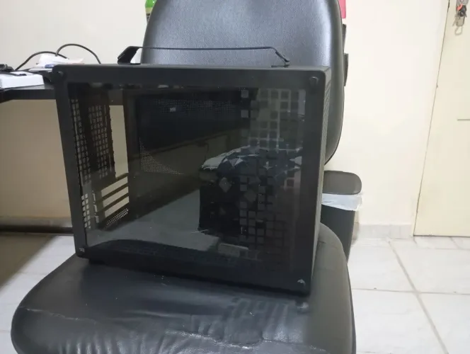 Gabinete jonsbo z20