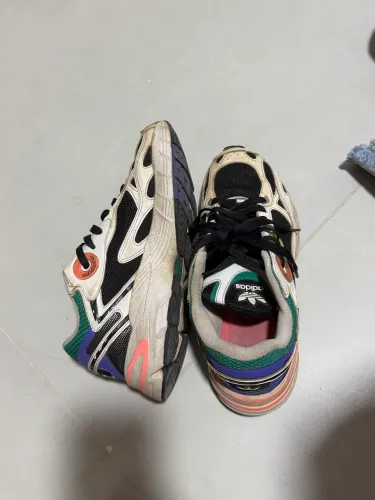 adidas Astir