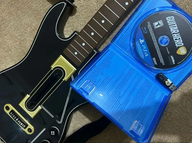 Guitarra e Guittar hero de ps4