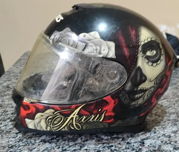 Vende-se Capacete Axxis