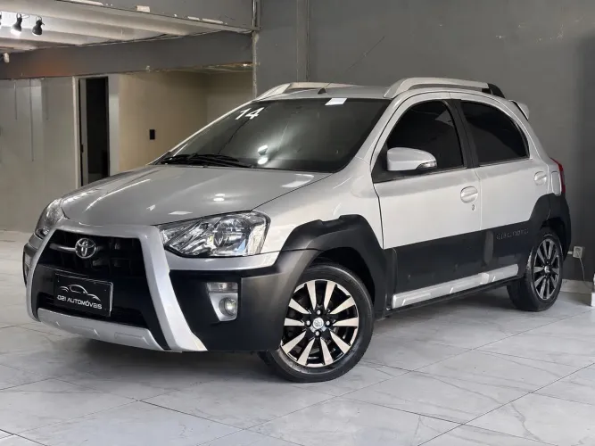 Toyota Etios Cross 1.5 Flex 16V 5P Mec. 2014