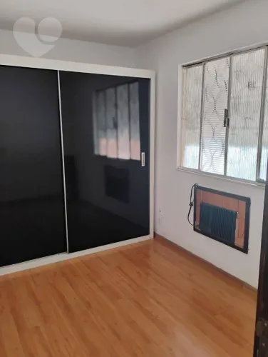 VENDA DE DUAS CASAS COM VAGA NO CENTRO
