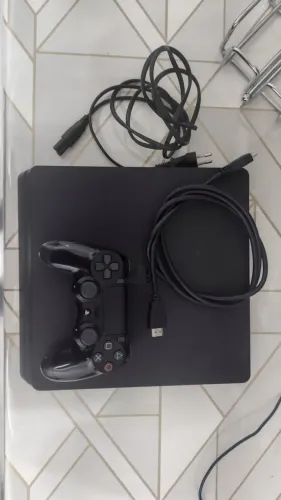 Ps4 Slim 500 GB 4 jogos e um controle