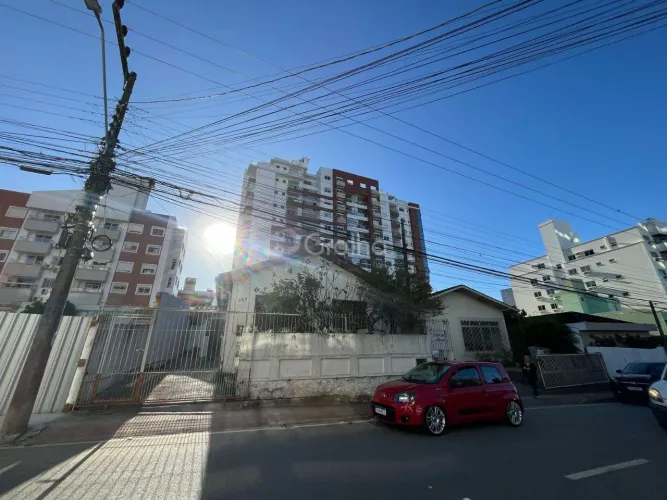 Terreno de 165m² na Agronômica