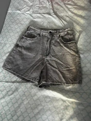 short jeans renner 40(forma pequena)