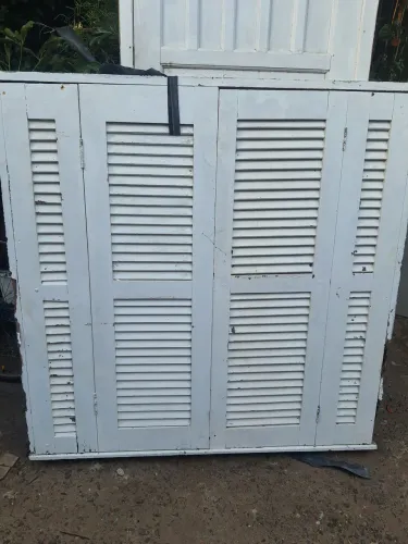 janela veneziana com 1,25m x 1,25m