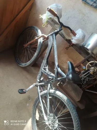 Uso diário!! Bike por 200 reais, nao faço entrega. PRA VENDER LOGO 