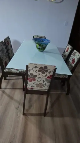 Mesa de Jantar com Tampo de Vidro + 6 Cadeiras | Excelente Estado