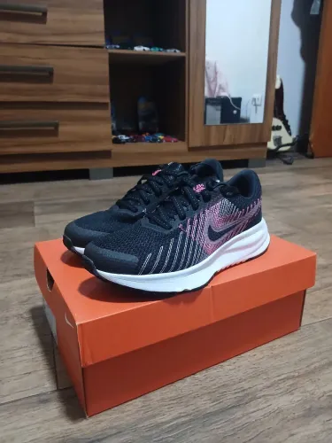 Nike Run Defy Feminino