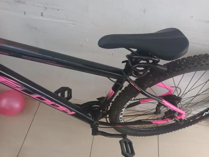 Vendo bicicleta semi nova