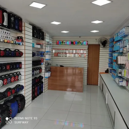 Vendo assessorio de loja de Celula faço troca em moto  $10.000