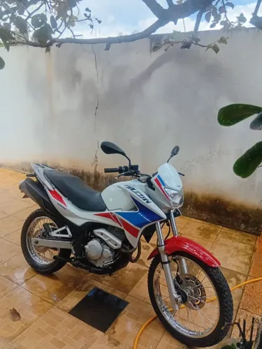 Falcon i 400 2014 injeção eletrônica versão limitada