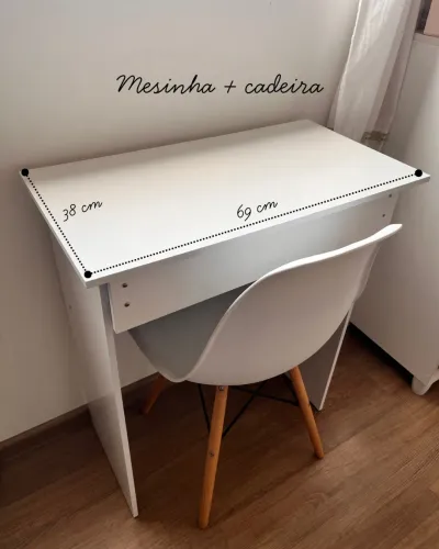 Escrivaninha/mesinha/mesa + Cadeira