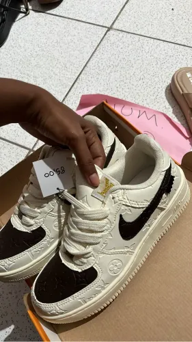 Sapato seminovo  da Louis Vuitton x Nike Air Force