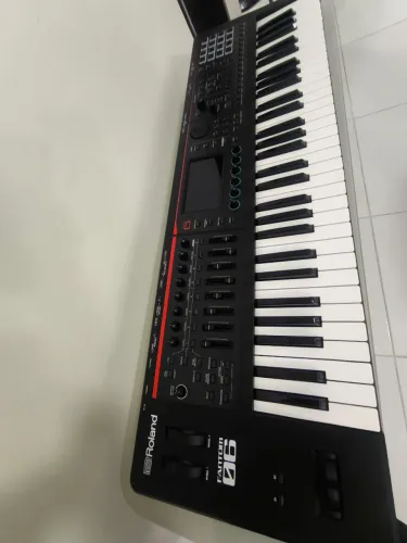 Teclado Roland Fanton 06