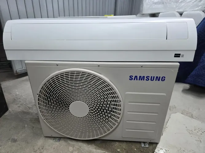 Ar condicionado Samsung 24 mil BTUs só frio