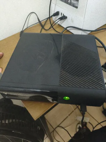 Xbox 360 (leia a descrição)