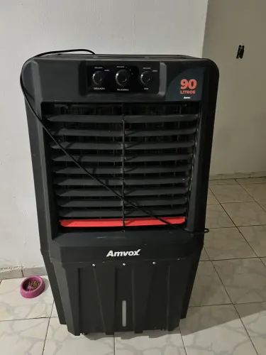 Climatizador de ar Amvox 90 litros.