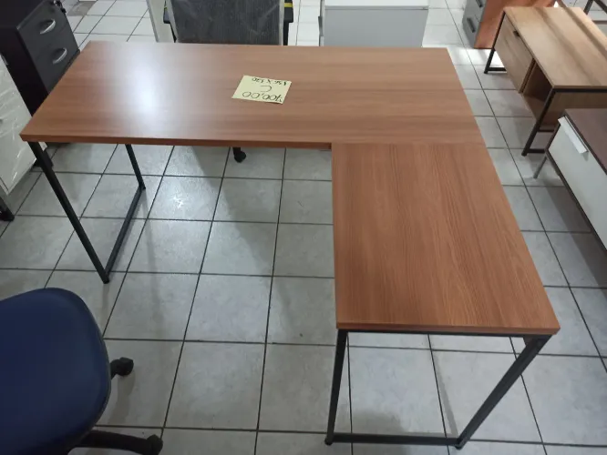 Mesa em L estilos industrial