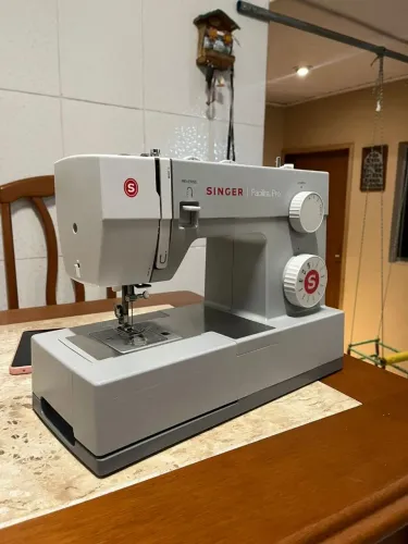 Máquina de costura Singer Facilita Pro 4411