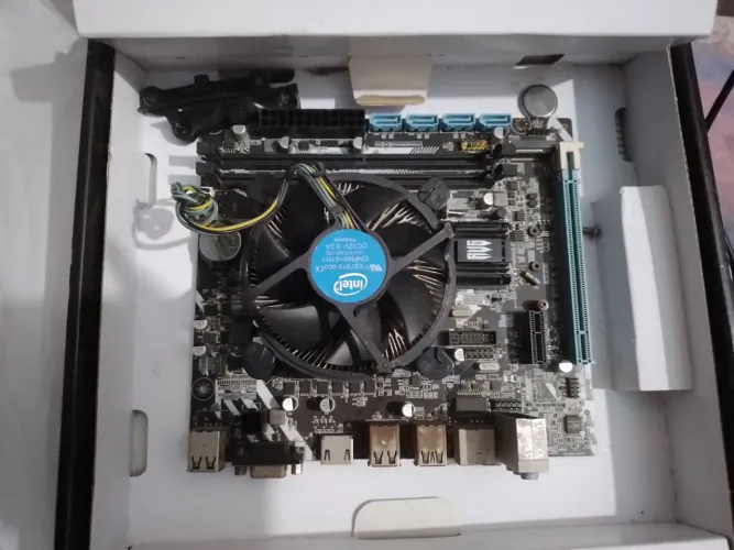 Vendo placa mãe com defeito