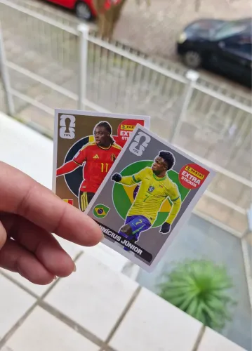 COMBO LEGENDS PANINI 2026. VINICIUS JR PRATA, JEREMY DOKU OURO, CAICEDO BRONZE