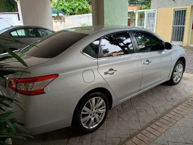 Nissan Sentra SL 2.0/ 2.0 Flex Fuel 16V Aut. 2015