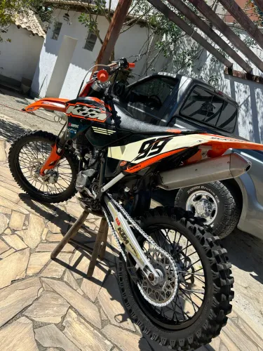 Moto KTM 250 4 tempos