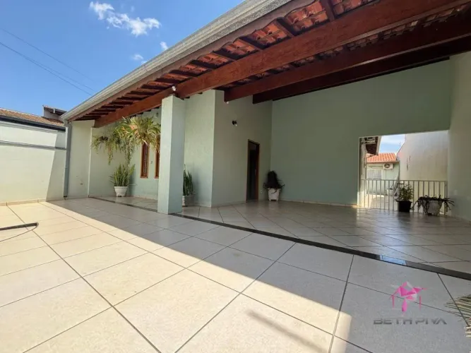 Casa à Venda Jardim Cláudia, Leme/SP