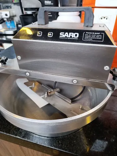 Vendo Máquina mexedora de Brigadeiro para confeitaria