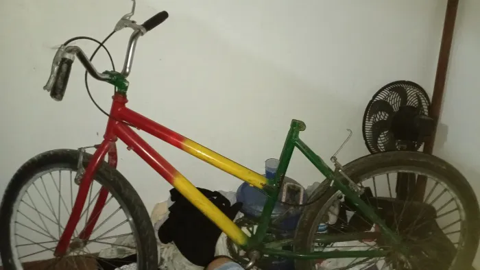 Vendo bicicleta aro 26 para retirada de peças