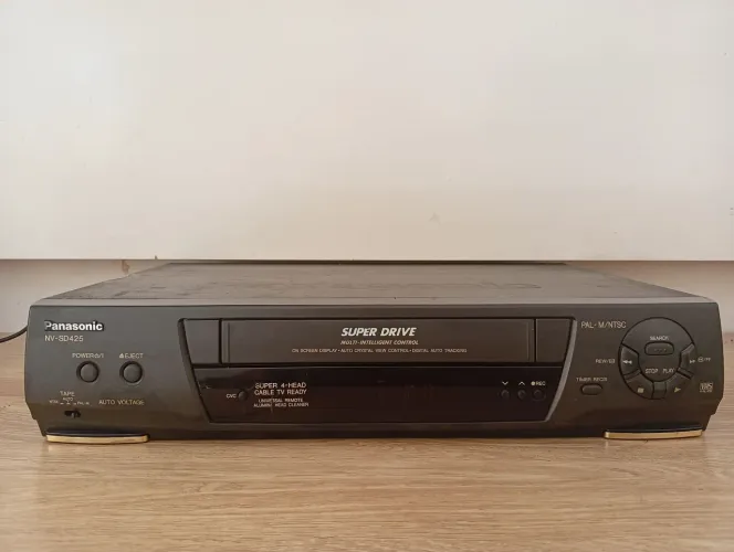 Vídeo cassete Panasonic NV -SD 425 SUPER DRIVE .
