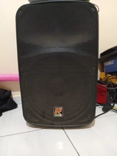 Caixa de som staner